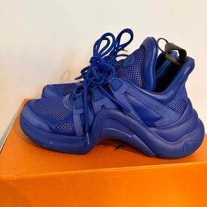 Louis Vuitton Archlight 40